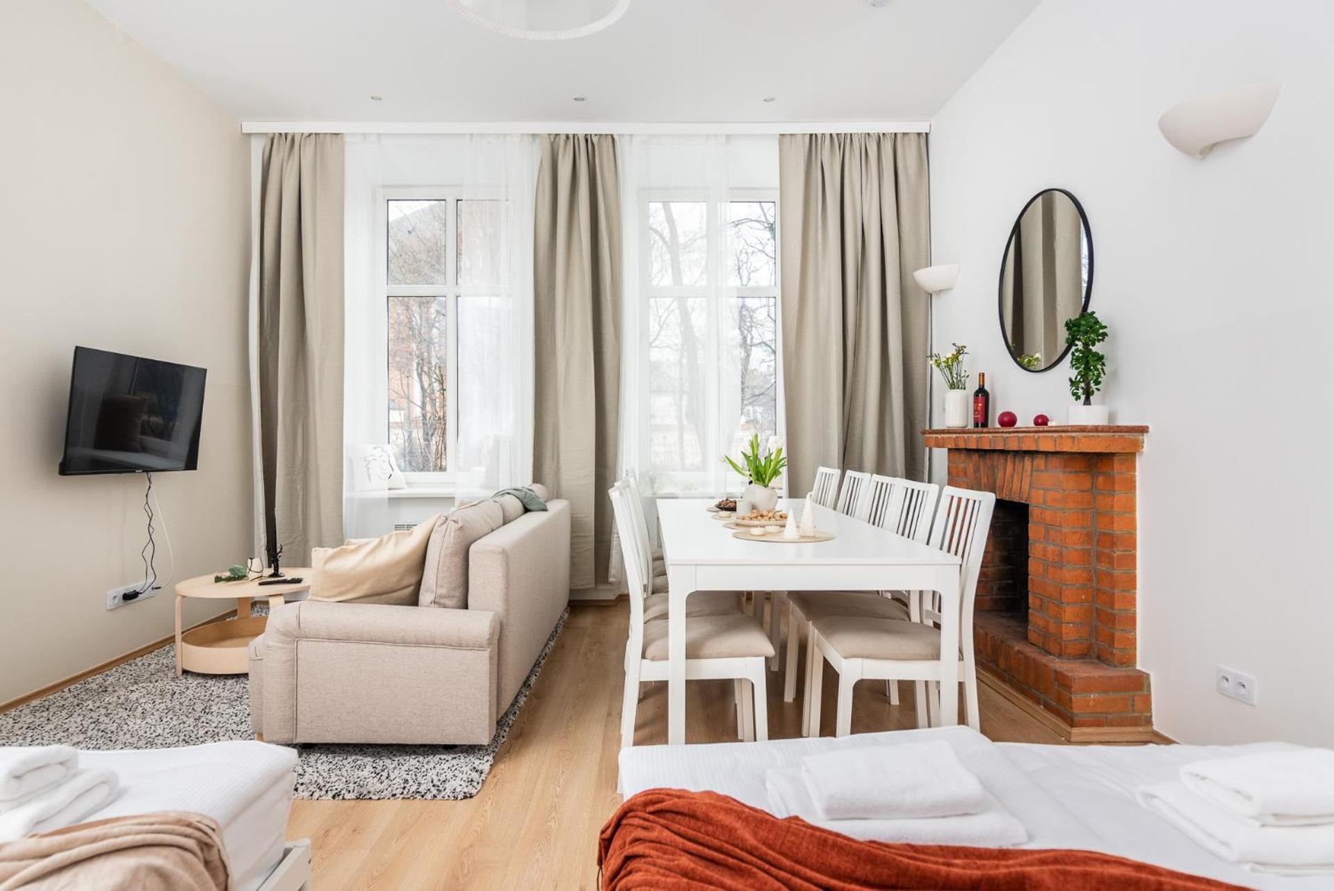 Modern Centrally Located Apartments - By Upstairs Krakow Exterior photo