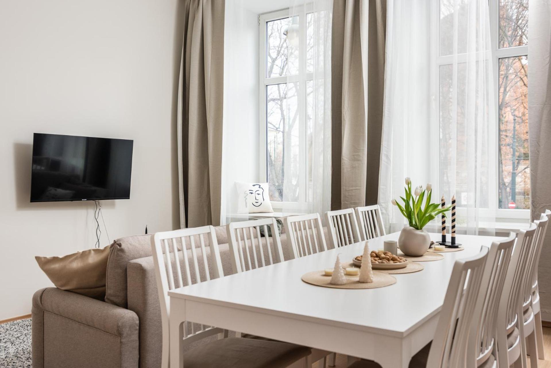 Modern Centrally Located Apartments - By Upstairs Krakow Exterior photo