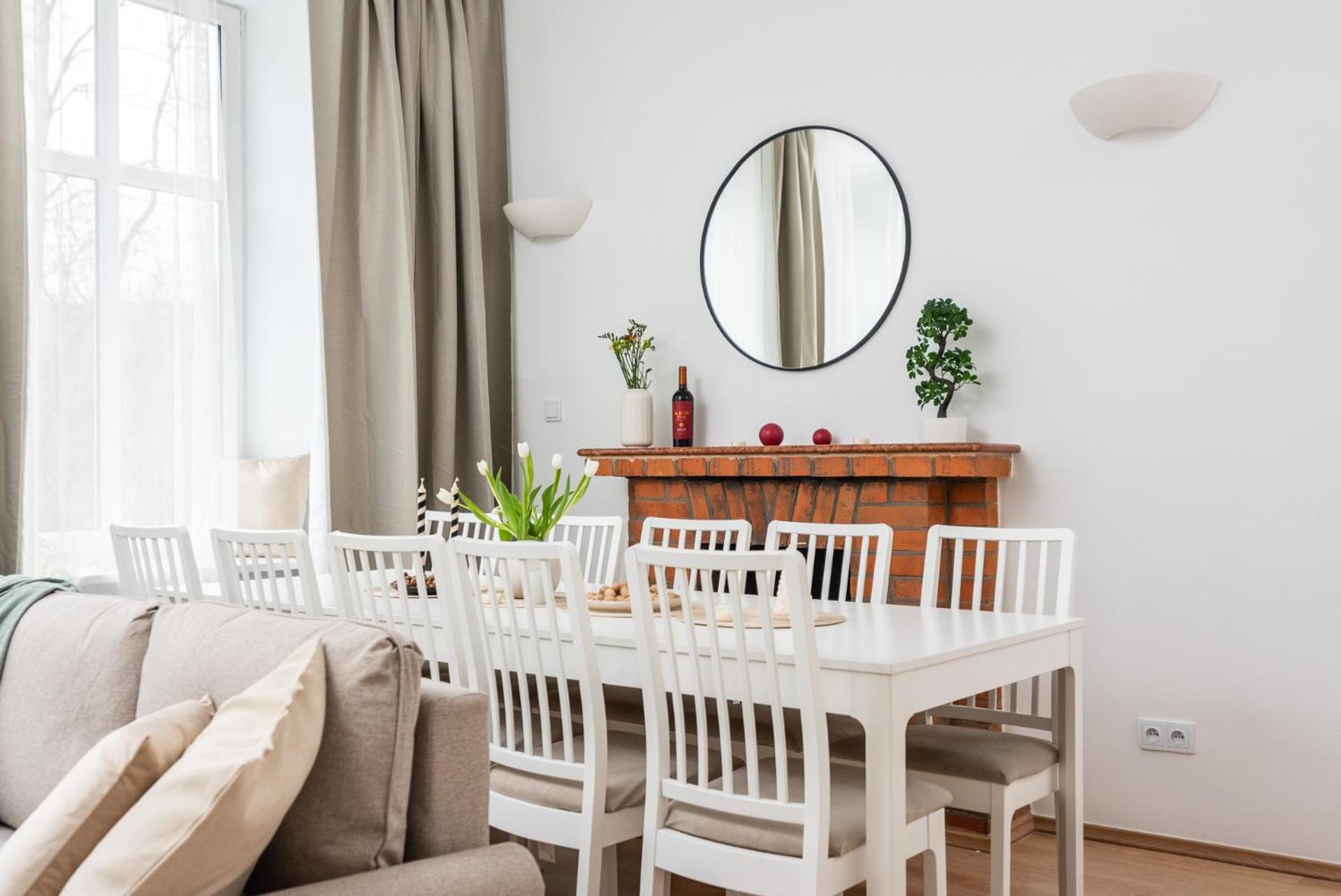 Modern Centrally Located Apartments - By Upstairs Krakow Exterior photo
