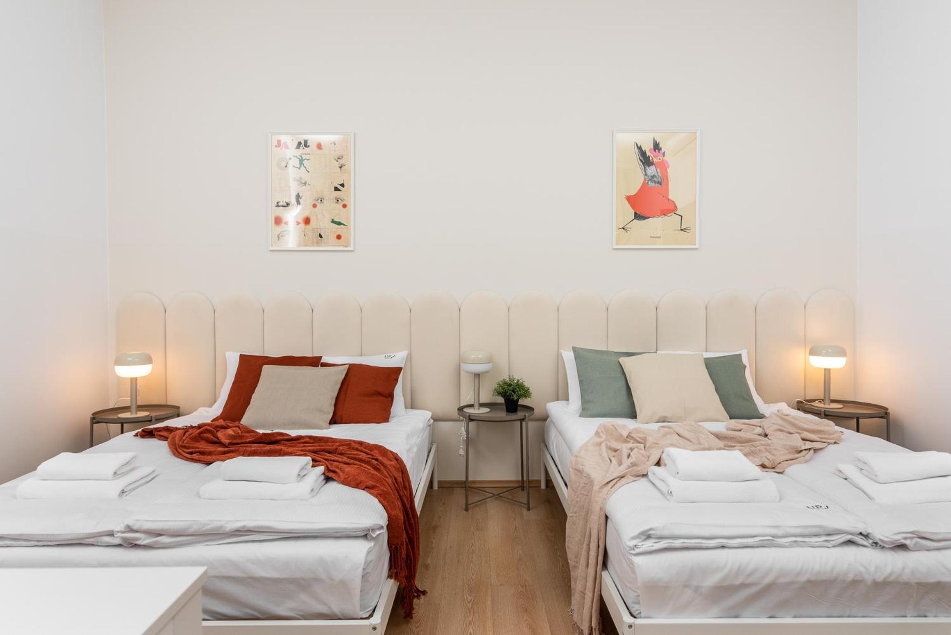 Modern Centrally Located Apartments - By Upstairs Krakow Exterior photo