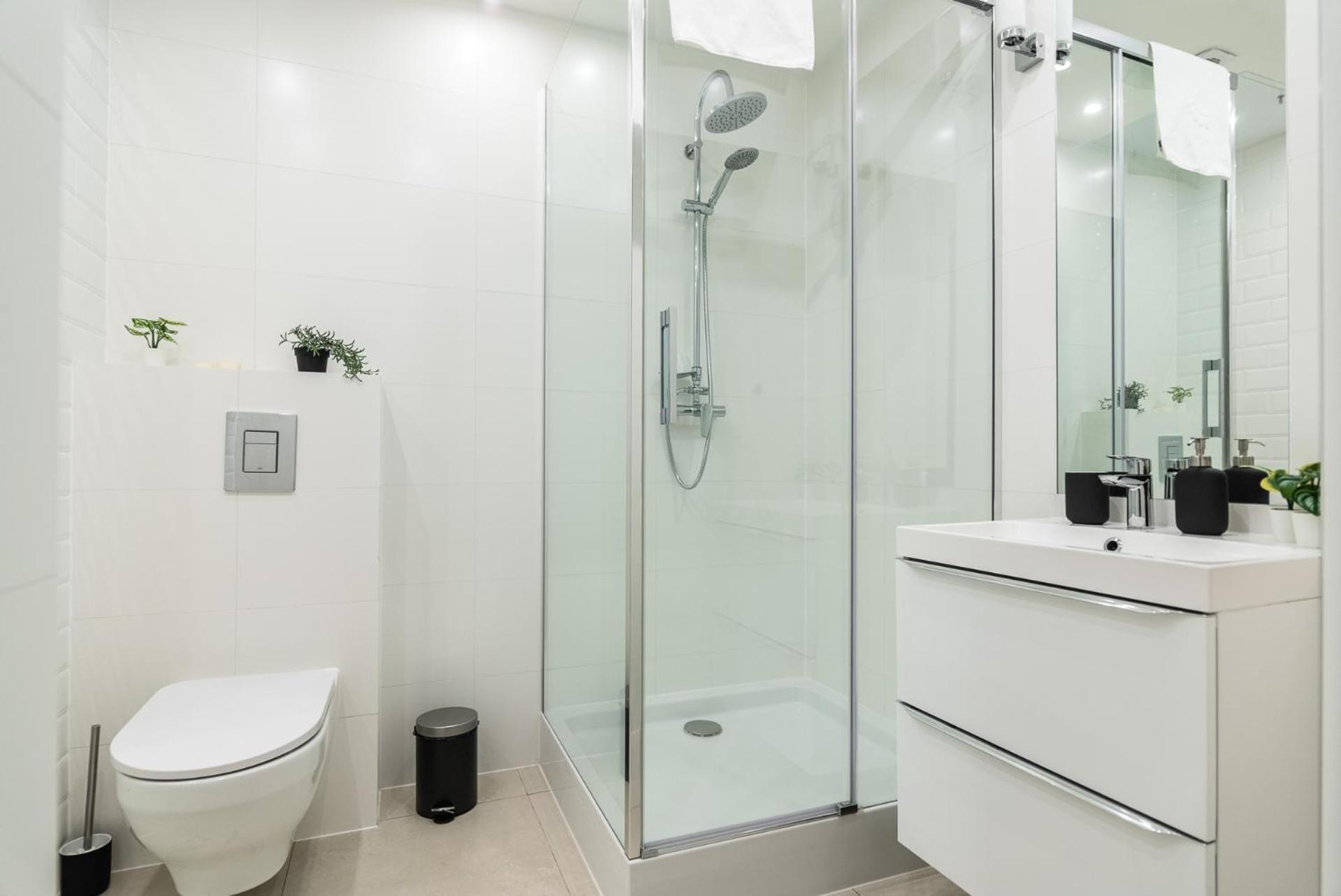 Modern Centrally Located Apartments - By Upstairs Krakow Exterior photo